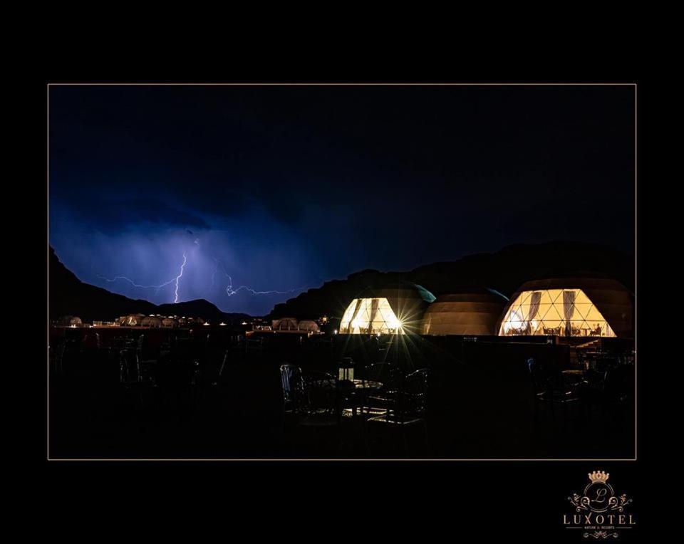 Wadi Rum Ufo Luxotel Екстер'єр фото